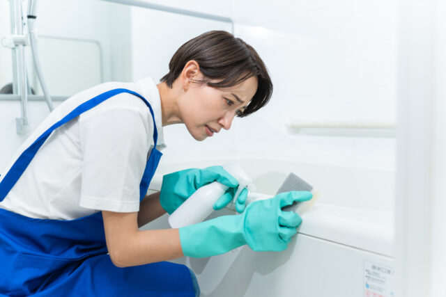 「お風呂のエプロンの外し方7選｜TOTO等メーカー別」